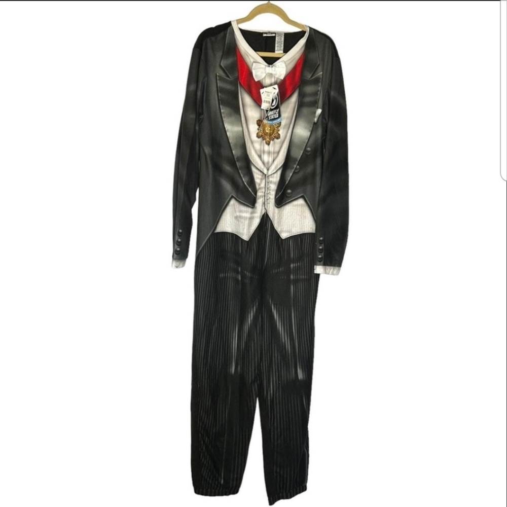 BNWT Men's Vampire One Piece Costume/Onesie XL (46-48) By Briefly Stated.